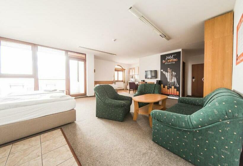 标准工作室, Penzion Atlas