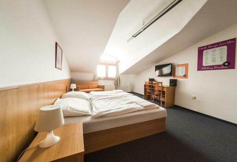 家庭套房, Penzion Atlas