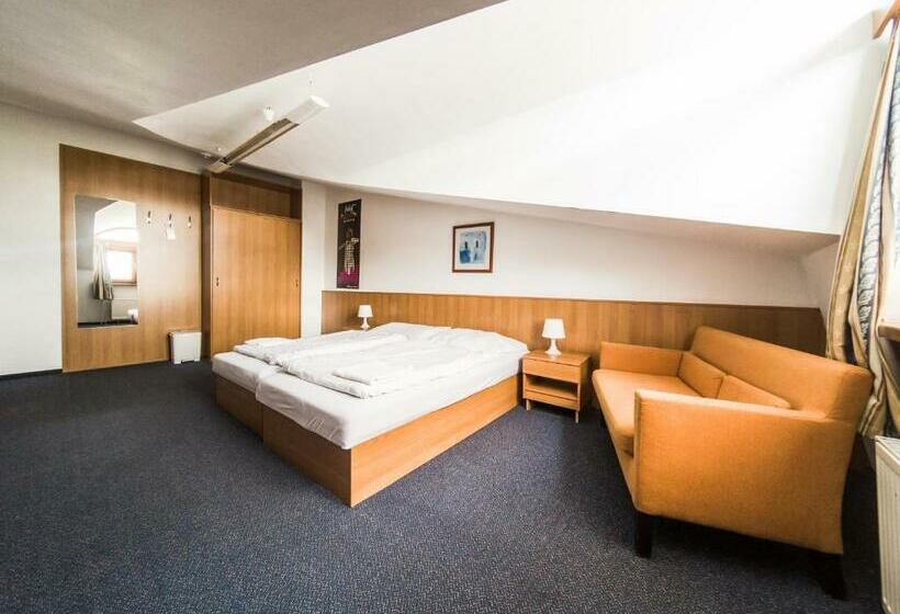 家庭套房, Penzion Atlas