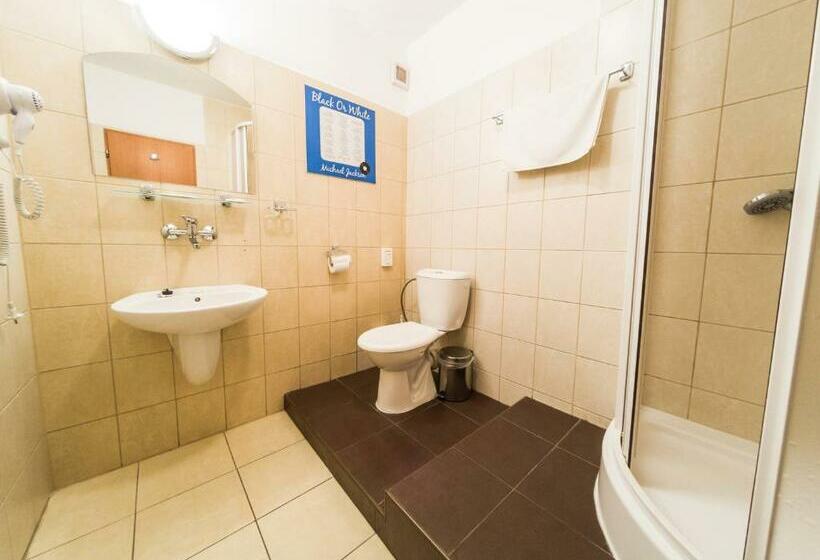 标准工作室, Penzion Atlas