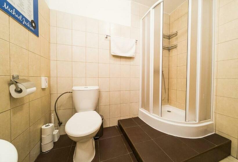 标准工作室, Penzion Atlas