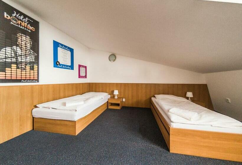 家庭套房, Penzion Atlas