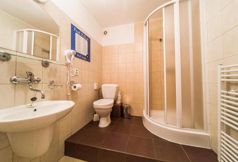 标准工作室, Penzion Atlas