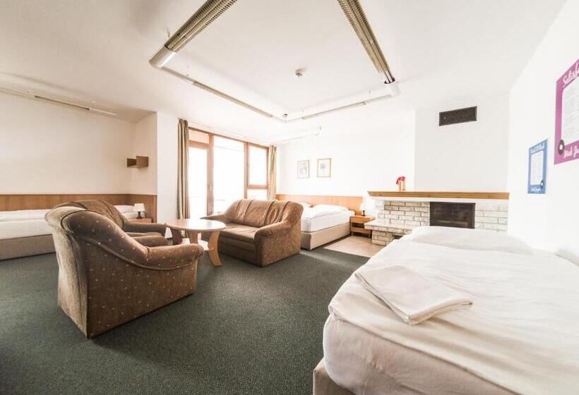 标准工作室, Penzion Atlas