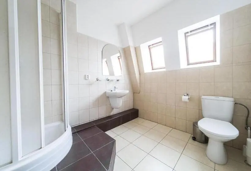 Standard Kolmen Hengen Huone, Penzion Atlas