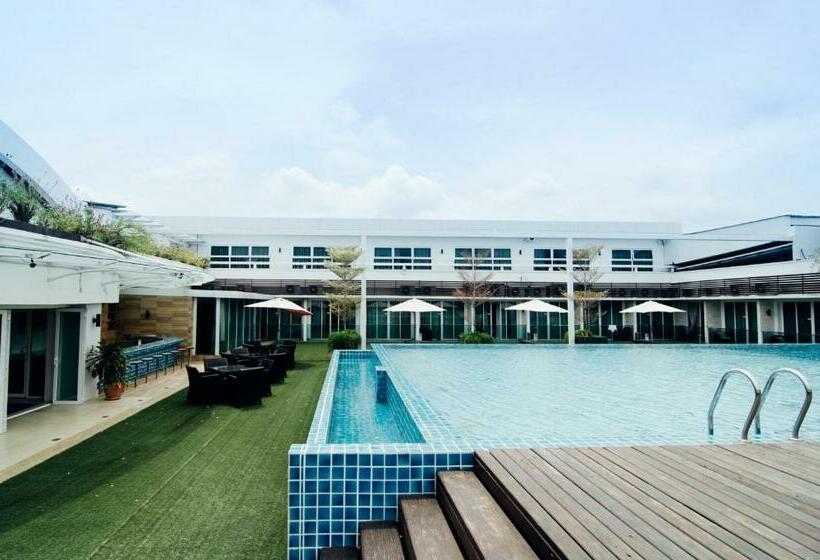 Pokój Deluxe Widok Basen, Sfera