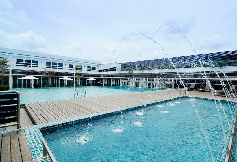 Pokój Deluxe Widok Basen, Sfera