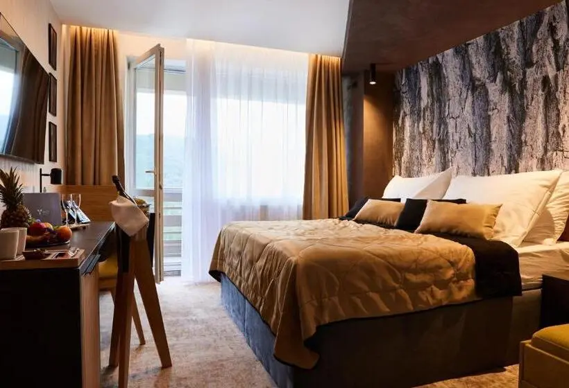 Standard-huone Sisäpuolella, Sitno Forest Resort