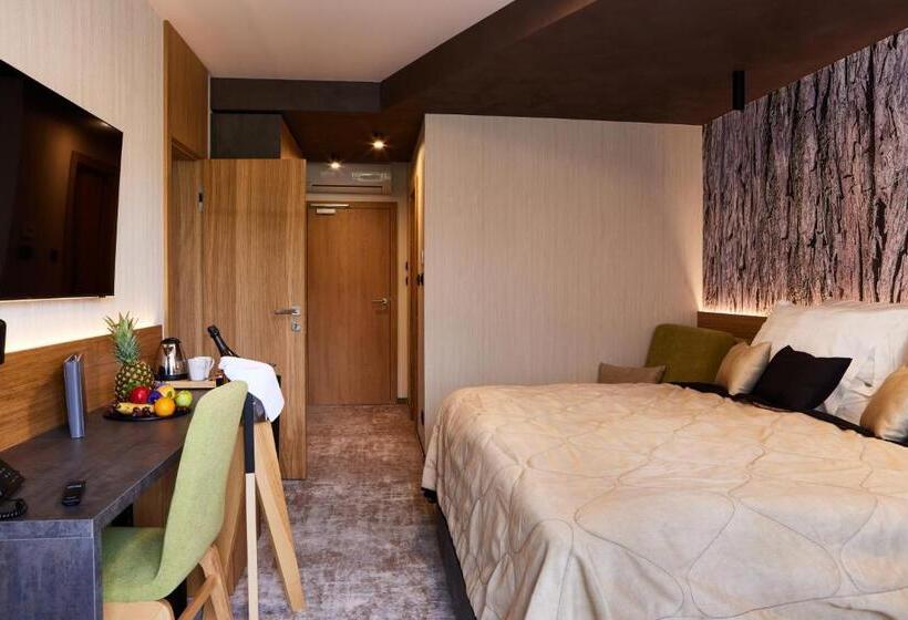 غرفة قياسية داخلية, Sitno Forest Resort