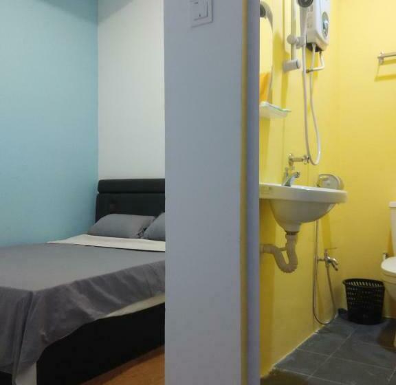 Номер Стандарт, Moon Eleven Hostel Near Klia & Klia2