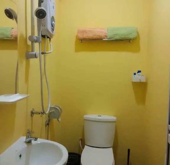 اتاق استاندارد, Moon Eleven Hostel Near Klia & Klia2