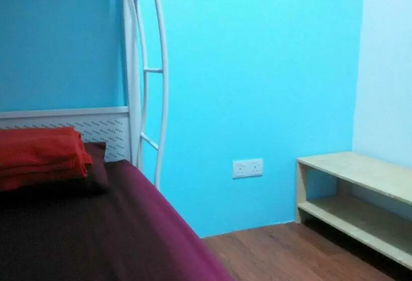 اتاق یک نفره پایه با سرویس بهداشتی مشترک, Moon Eleven Hostel Near Klia & Klia2