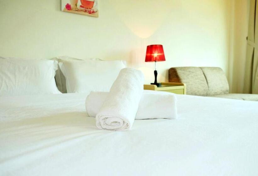 Номер Superior Кровать Кинг, Natol Homestay   Kuching