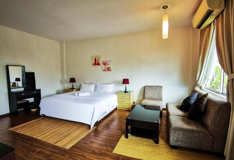디럭스 룸 킹사이즈 침대, Natol Homestay   Kuching
