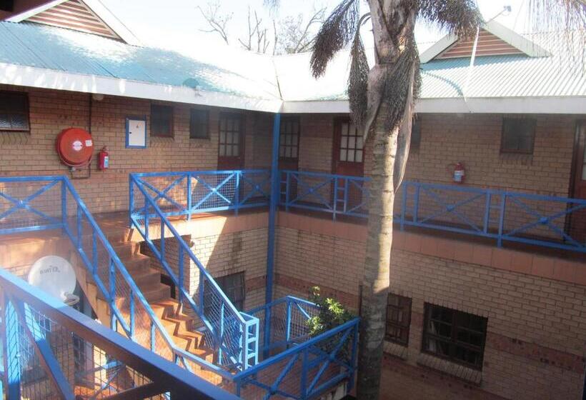 标准三人间, The Woodsman Bed And Breakfast