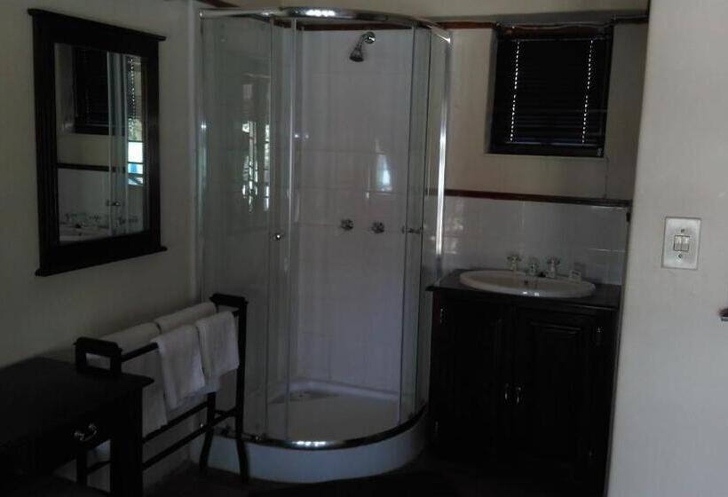 标准三人间, The Woodsman Bed And Breakfast