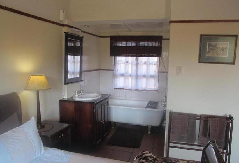 标准三人间, The Woodsman Bed And Breakfast