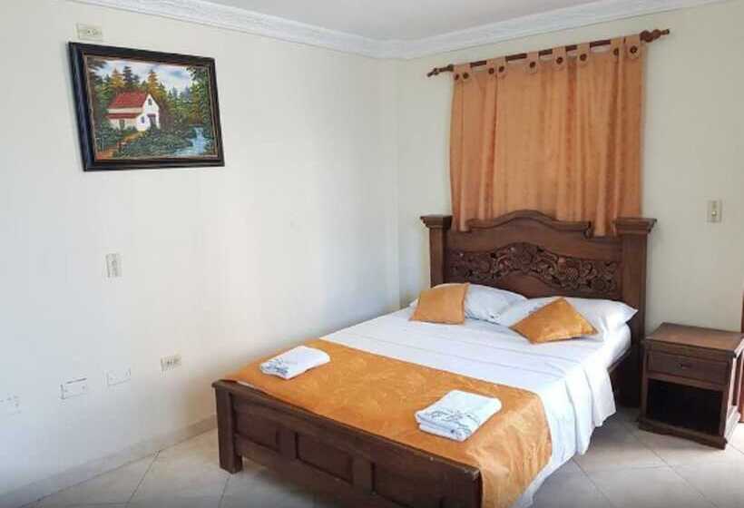 家庭间, El Delfin