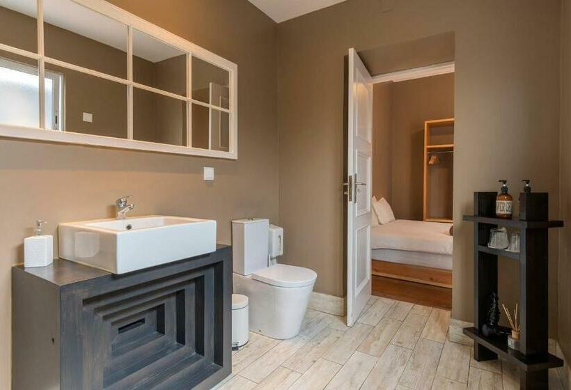 Standard Room, Out Of The Blue