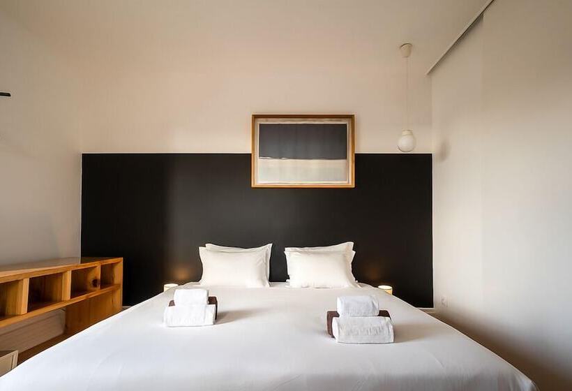 Standard Room, Out Of The Blue