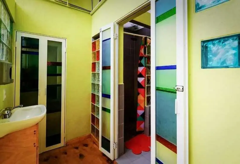 اتاق خانوادگی, Hostel Mexico Df Airport