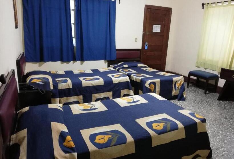 غرفة قياسية ثلاثية, De Gante