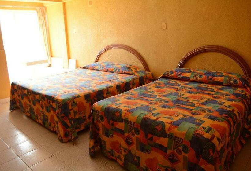 חדר סטנדרט לשלושה, En Cuernavaca