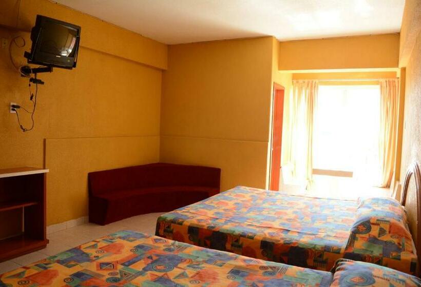 חדר סטנדרט לשלושה, En Cuernavaca