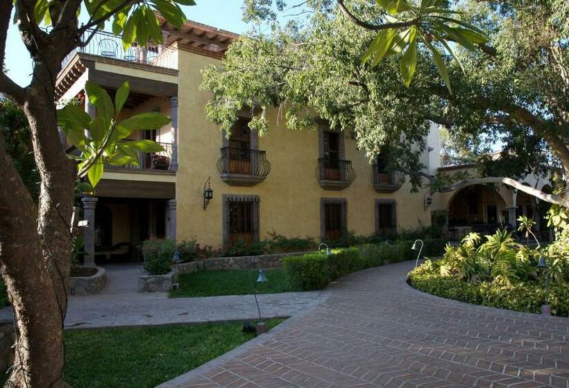 수피리어 스위트, Hacienda De Los Santos