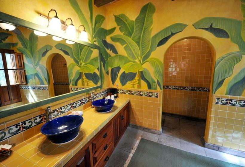 디럭스 주니어 스위트, Hacienda De Los Santos