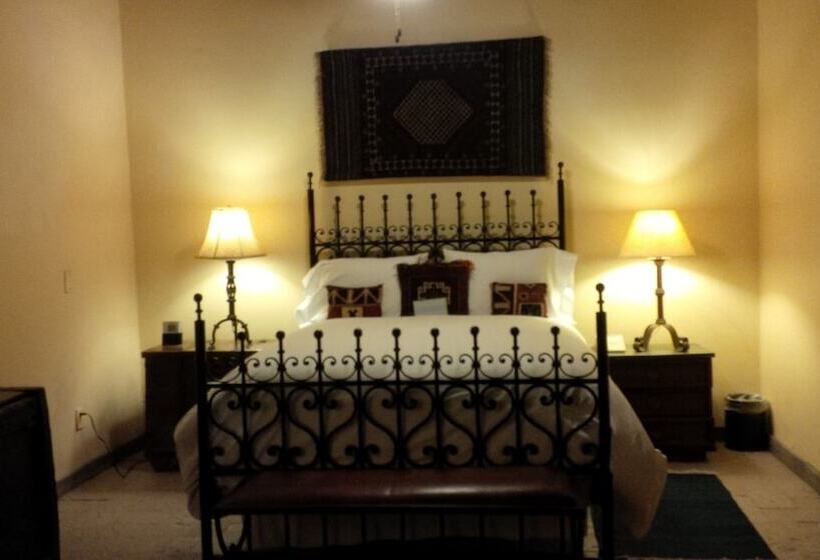 프레지덴셜 스위트, Hacienda De Los Santos