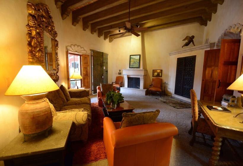 프레지덴셜 스위트, Hacienda De Los Santos