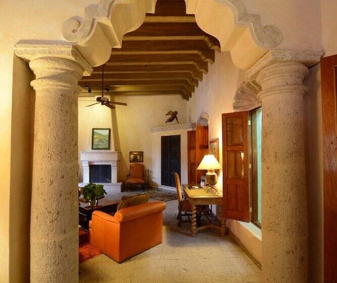 프레지덴셜 스위트, Hacienda De Los Santos