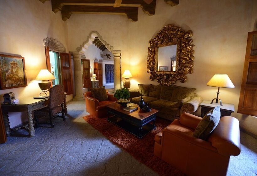프레지덴셜 스위트, Hacienda De Los Santos