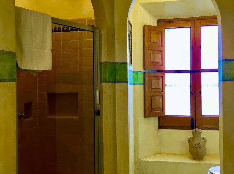 프레지덴셜 스위트, Hacienda De Los Santos