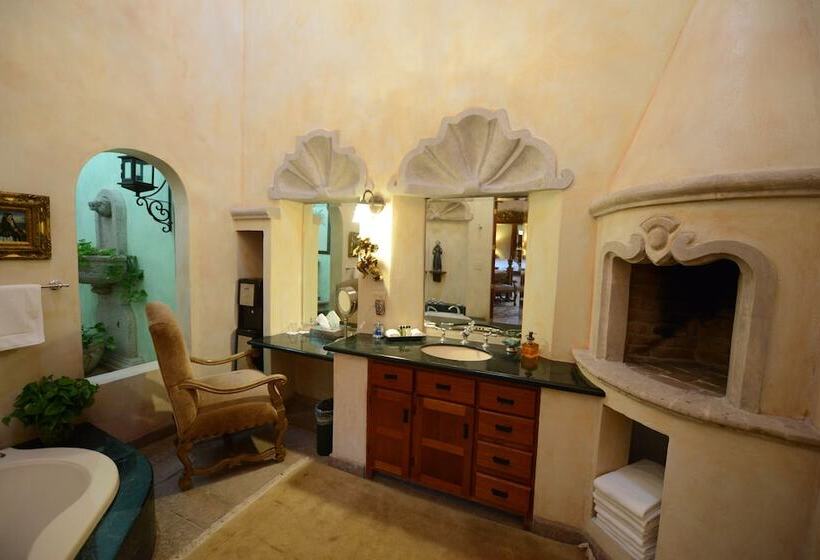 프레지덴셜 스위트, Hacienda De Los Santos