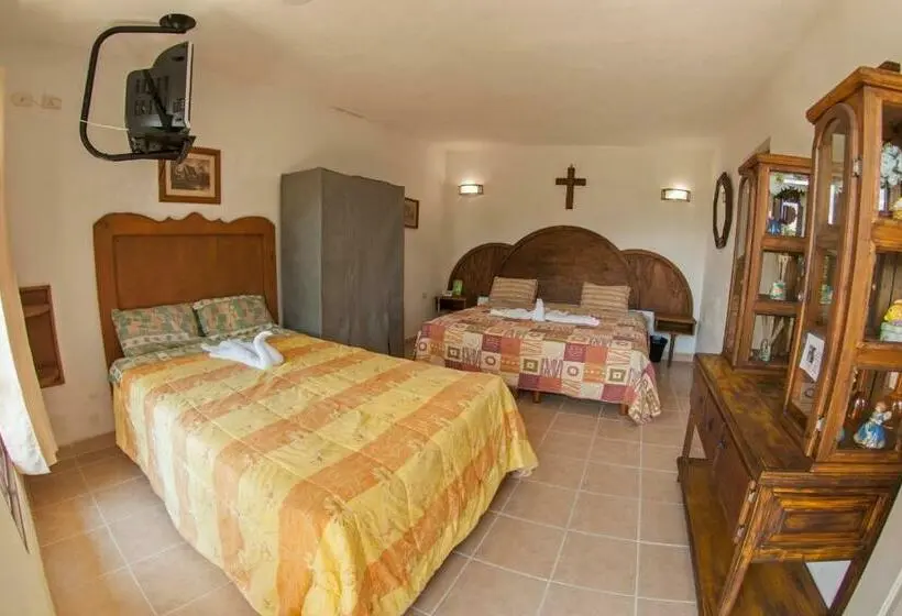 Standard Neljän Hengen Huone, Hacienda Xico Inn