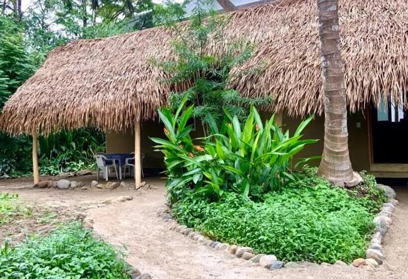 ガーデンビュースイート, Junto Al Rio Bungalows & Suites