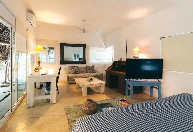 スーペリアスタジオ, Junto Al Rio Bungalows & Suites