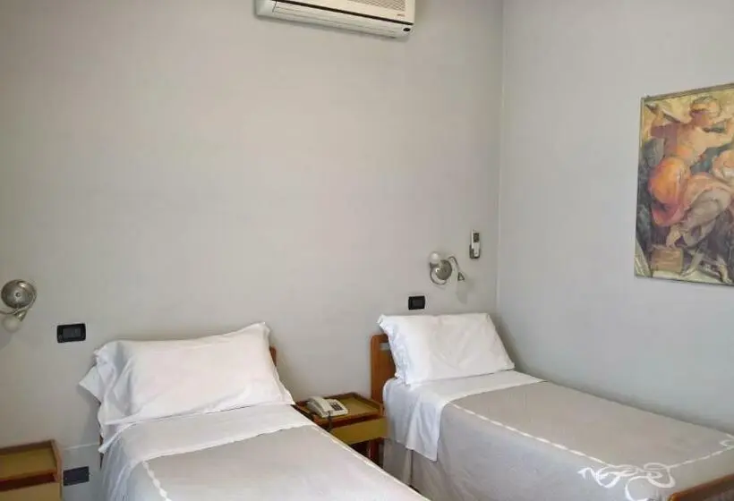 Standard Yhden Hengen Huone, La Rotonda