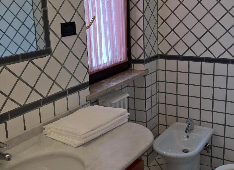 חדר סטנדרט לשלושה, La Rotonda