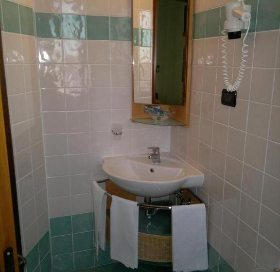 חדר סטנדרט לשלושה, La Rotonda