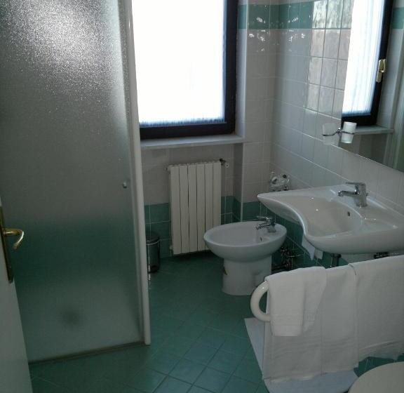 غرفة قياسية ثلاثية, La Rotonda