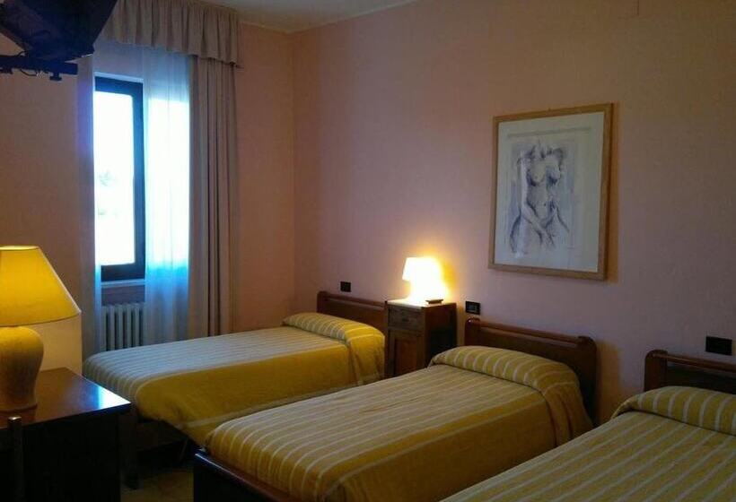 חדר סטנדרט לשלושה, La Rotonda