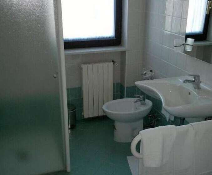 חדר סטנדרט לשלושה, La Rotonda