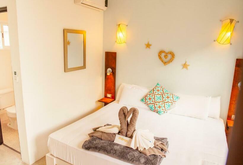 キングサイズベッドのスタンダードルーム, Mango