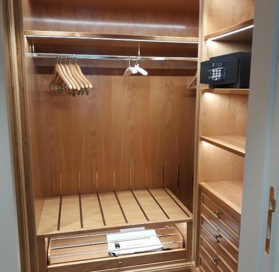 小型套房, Splendide Royal Paris   Relais & Châteaux