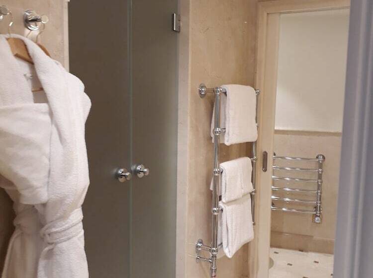 Suite, Splendide Royal Paris   Relais & Châteaux