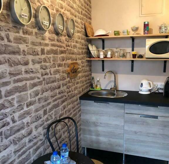 חדר סטנדרט, Une Chambre En Ville