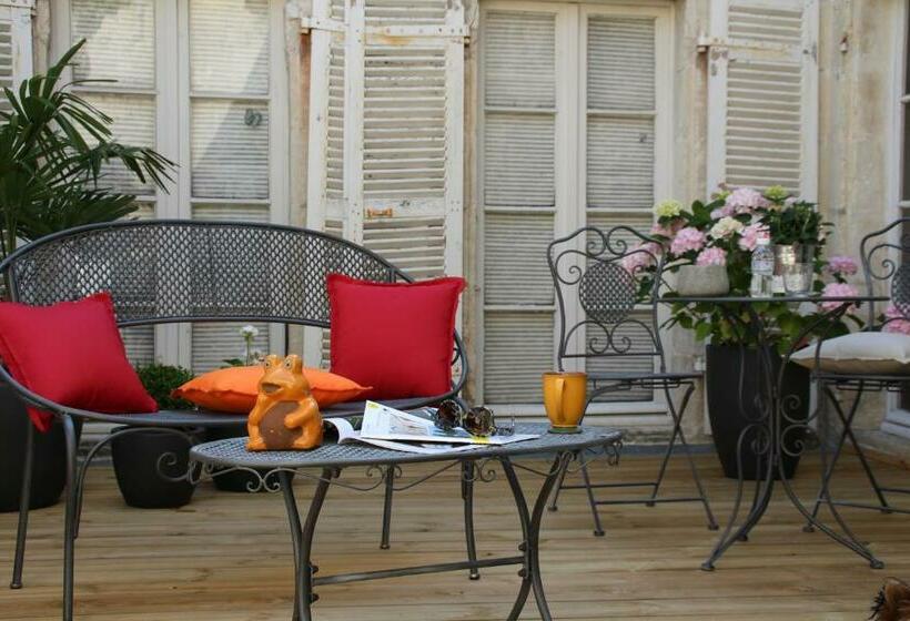 חדר סטנדרט, Une Chambre En Ville